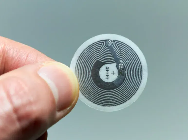 Як ues nfc наклейка?