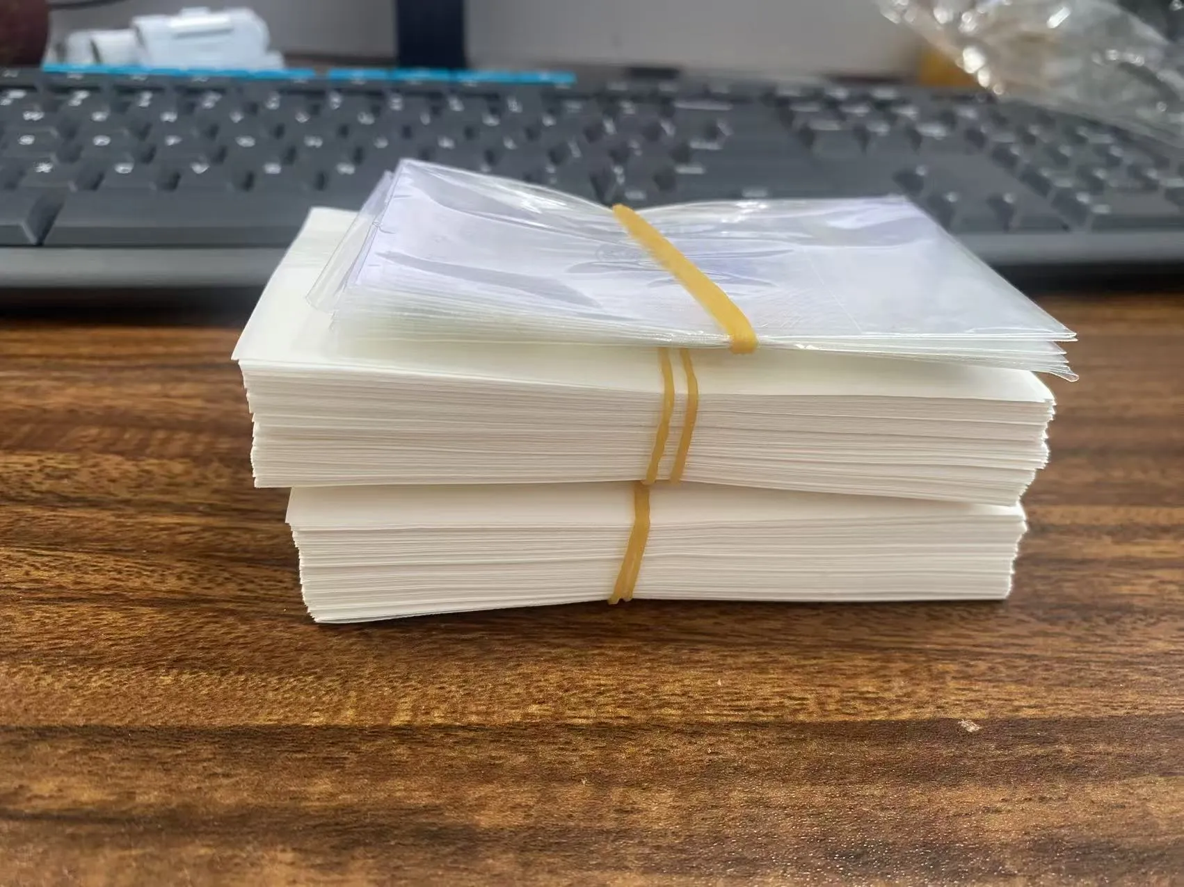 Наклейка з голограмою кредитної картки JOJO Pac, надіслана до Пакистану