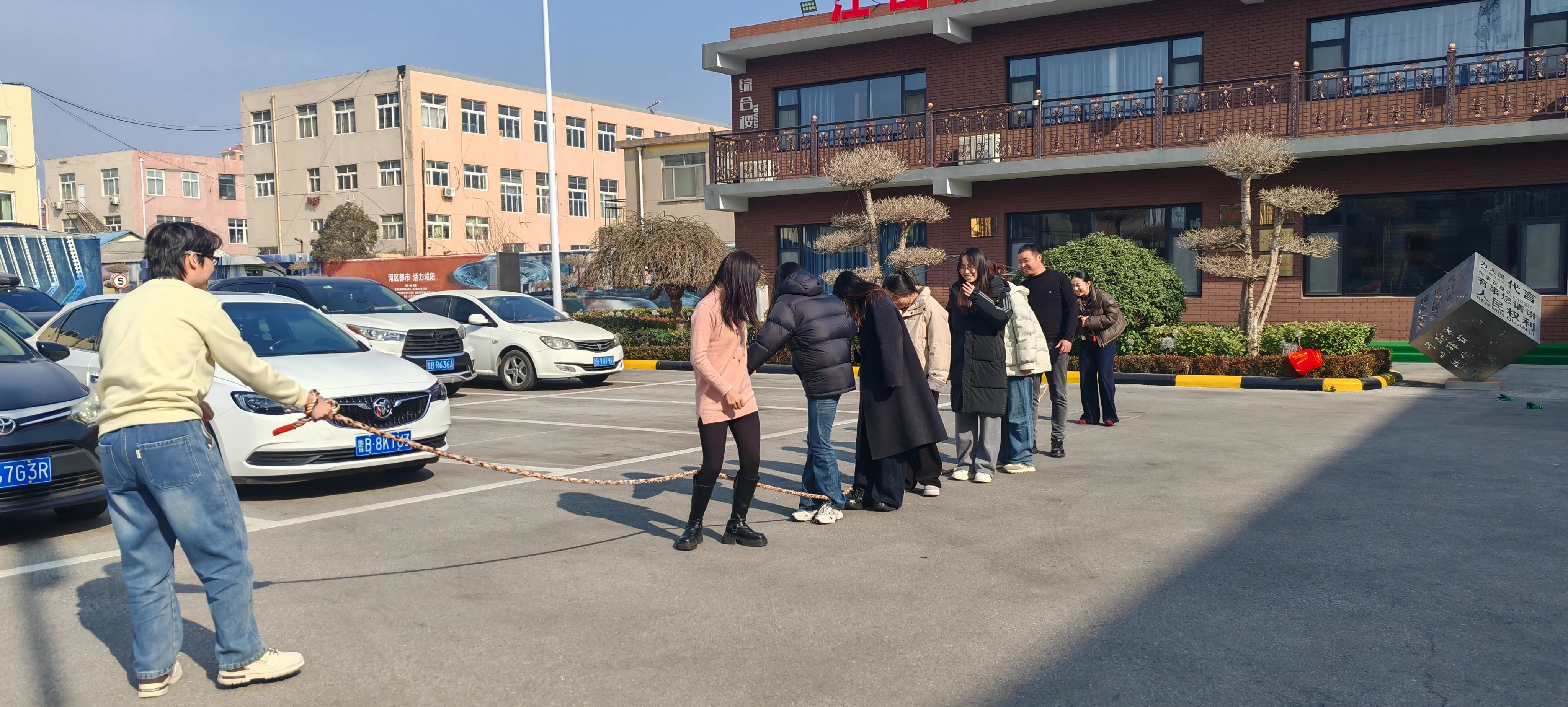 Командний дух зростає в JOJO Pack